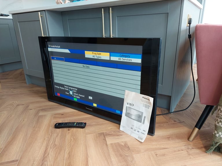 42" TV With Wall Bracket HDMI Ports and Built-in Freeview