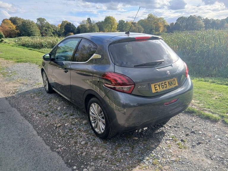 2015 Peugeot 208 1.2 PureTech 82 Allure 3dr HATCHBACK PETROL Manual