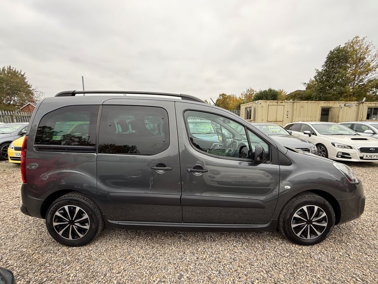 FRESH SERVICE,SERVICE HISTORY,2KEYS,FINANCE AVAILABLE,WARRANTY AVAILABLE NATIONA