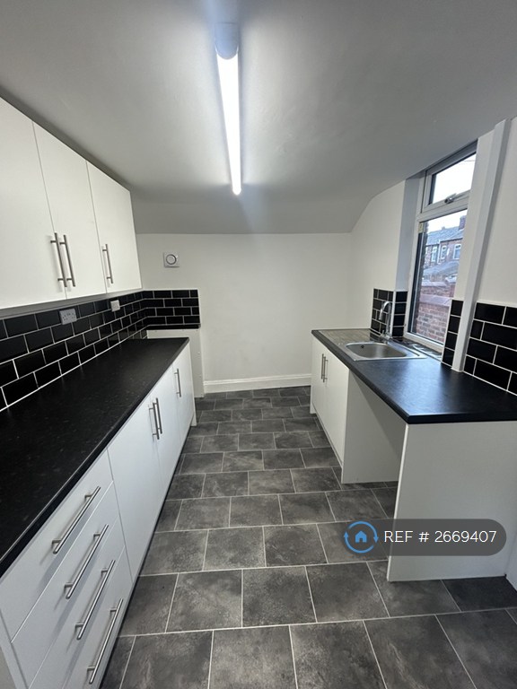 2 bedroom house in Brantwood Terrace, Manchester, M9 (2 bed) (#2669407)