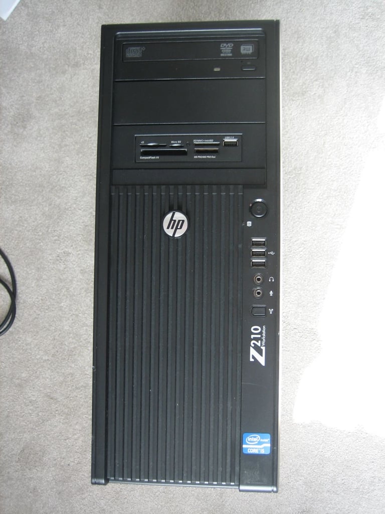 HP Z210 Computer + Monitor + Linux Mint