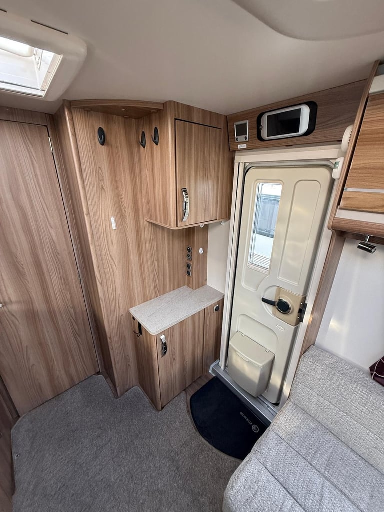 Swift Challenger 560 Rear Island Bed Middle Bathroom 
