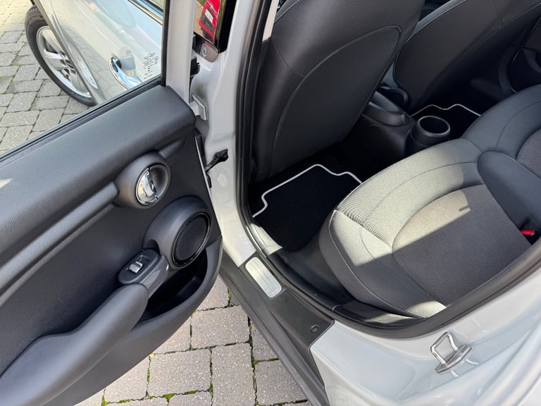 Mini, HATCHBACK, Hatchback, 2016, Manual, 1499 (cc), 5 doors
