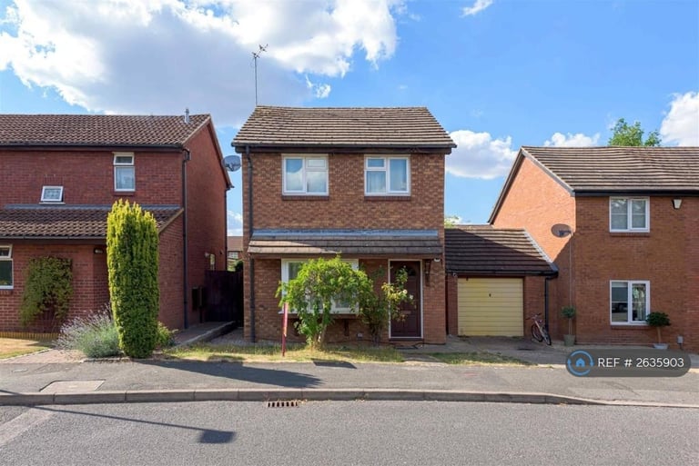 3 bedroom house in Quartz Close, Wokingham, RG41 (3 bed) (#2635903)