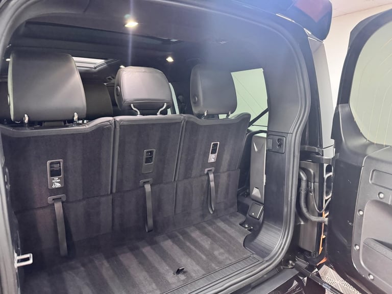 2023 Land Rover Defender 130 3.0 D300 MHEV X Auto 4WD Euro 6 (s/s) 5dr ESTATE Diesel Automatic