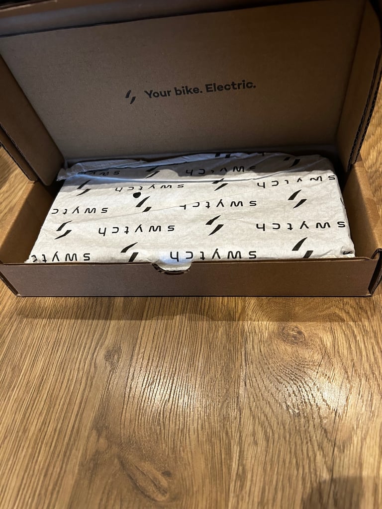 Brand new Swytch electric bike conversion kit with accessories