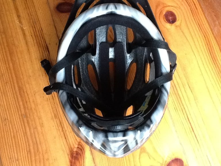 Brand new gender free cycle helmet for sale. Beautiful. Yours for just £7.