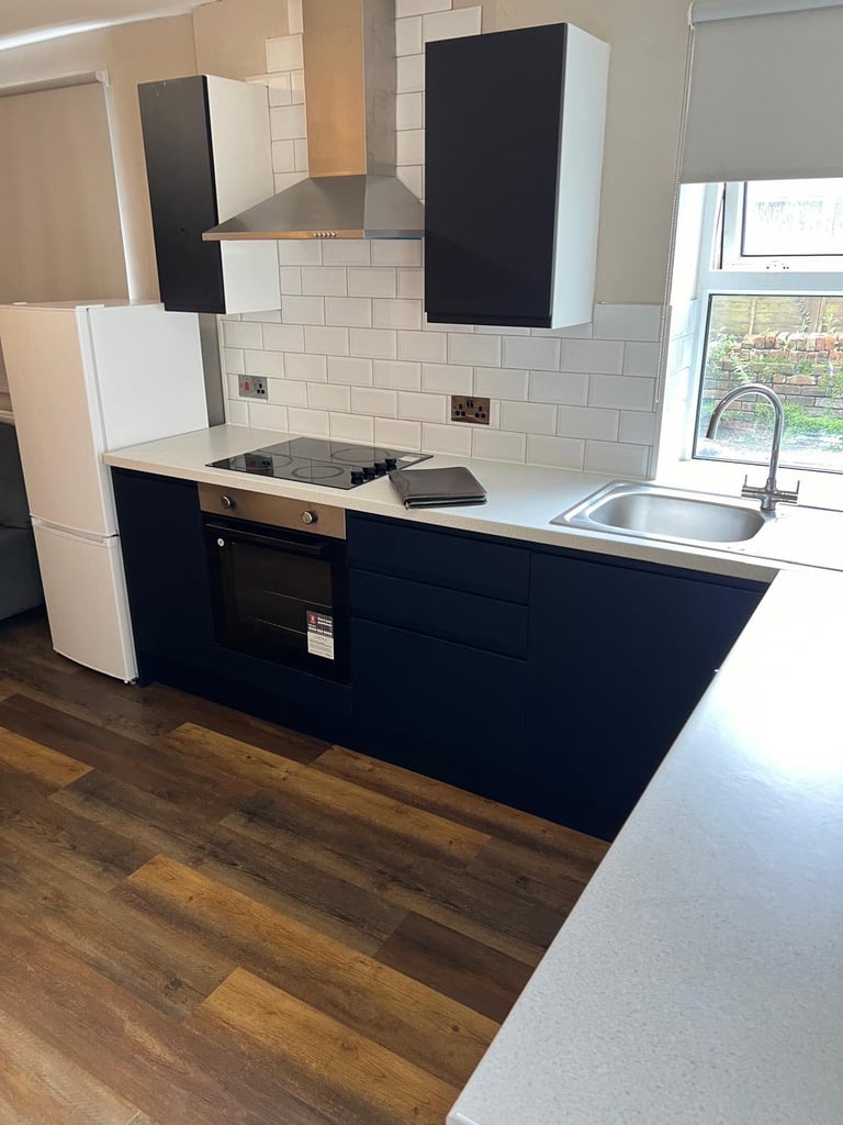 Newley renovated 2 bed flat en-suite 