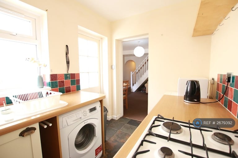 3 bedroom house in Stanway Cottages, Reading, RG6 (3 bed) (#2679392)