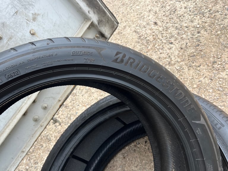 255 40 R20 101Y XL BRIDGESTONE POTENZA , Tread  5.1mm (E7338) Tested