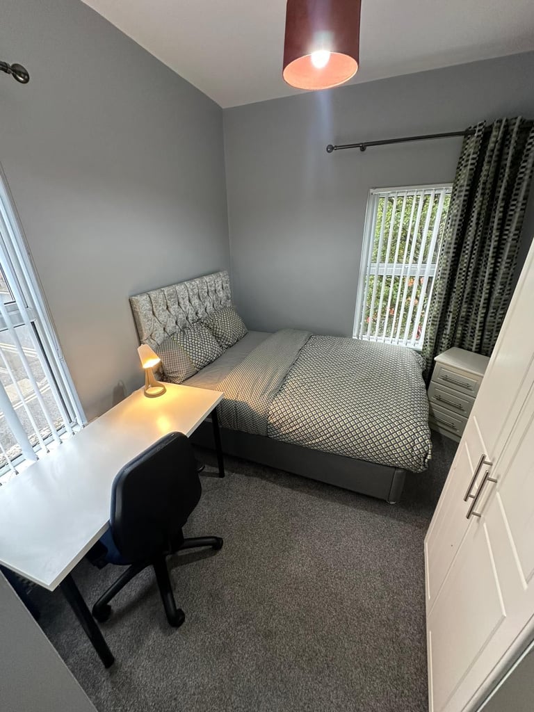 AVAILABLE IMMEDIATELY FURNISHED ROOMS DONEGAL ROAD