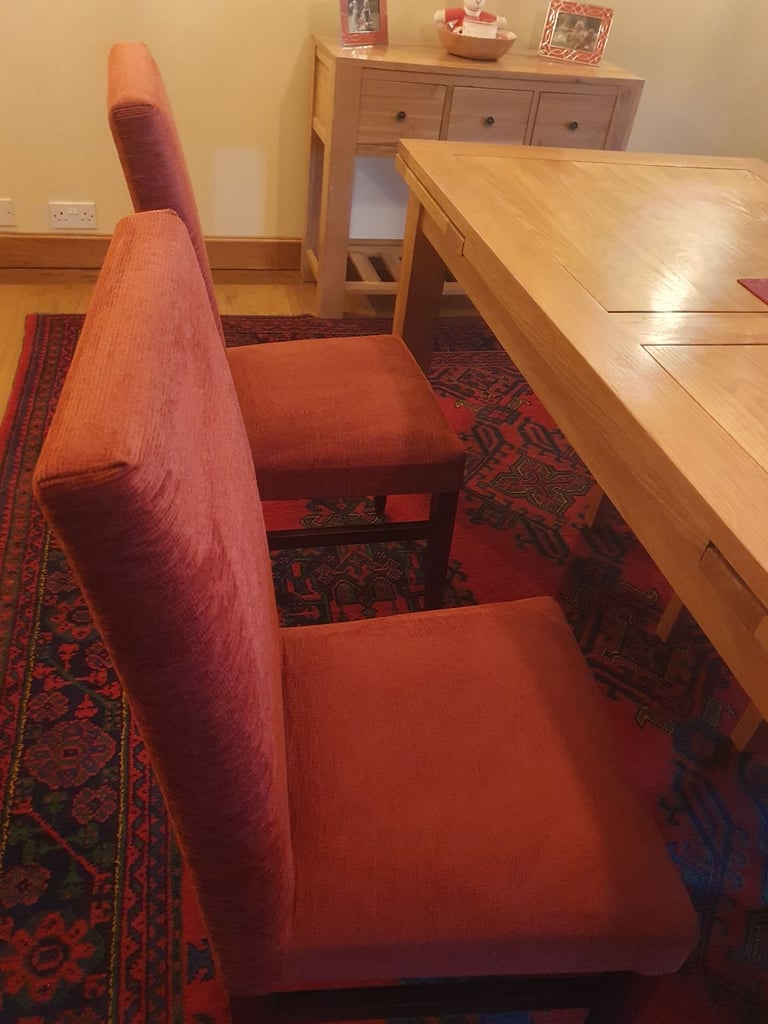 DINING CHAIRS 