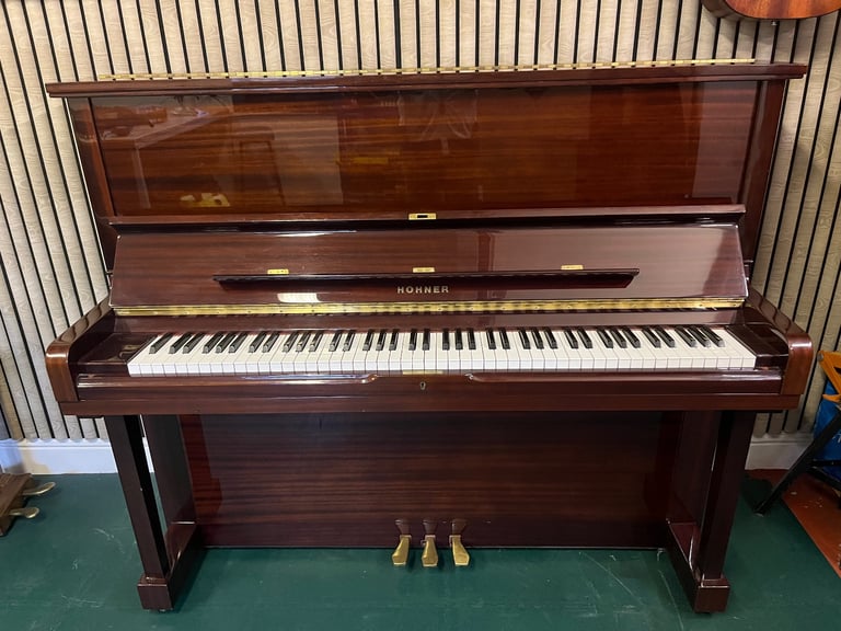 Hohner HP128 Modern Upright Piano