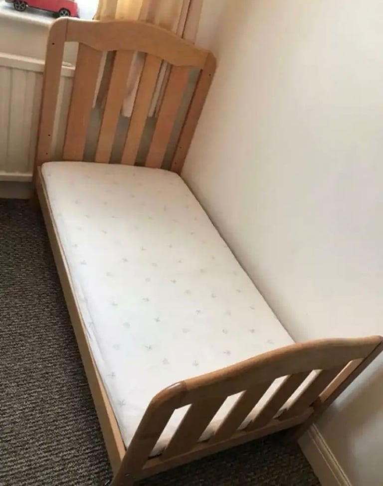 Mamas & Papas cot bed