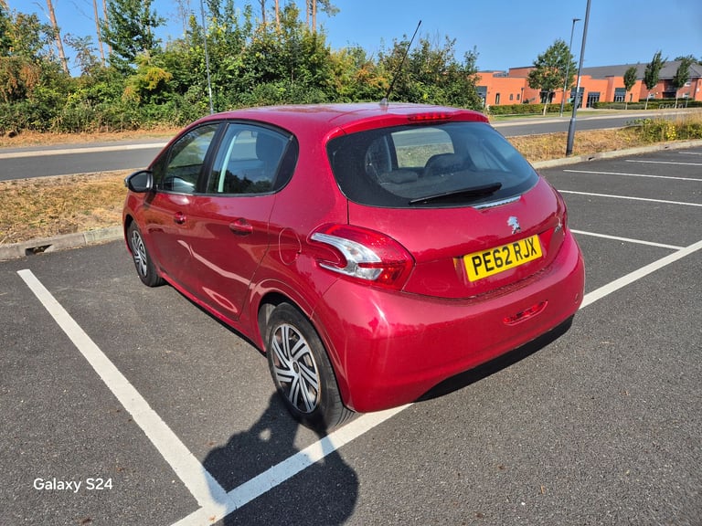 Peugeot, 208, Hatchback, 2012, Manual, 1199 (cc), 5 doors