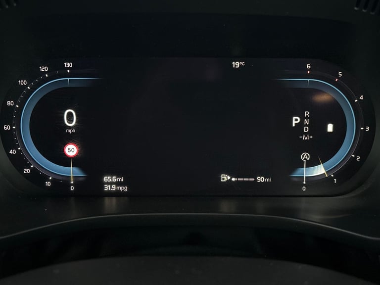 2022 Volvo XC60 2.0 B4 MHEV Plus SUV 5dr Diesel Hybrid Auto AWD Euro 6 (s/s) (197 ps) - CAR Suv H...