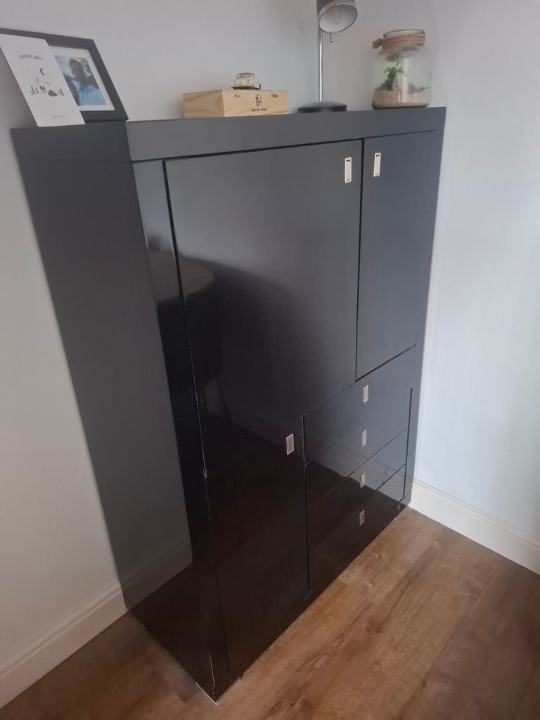 image for Hardwood cabinet / chest of drawers