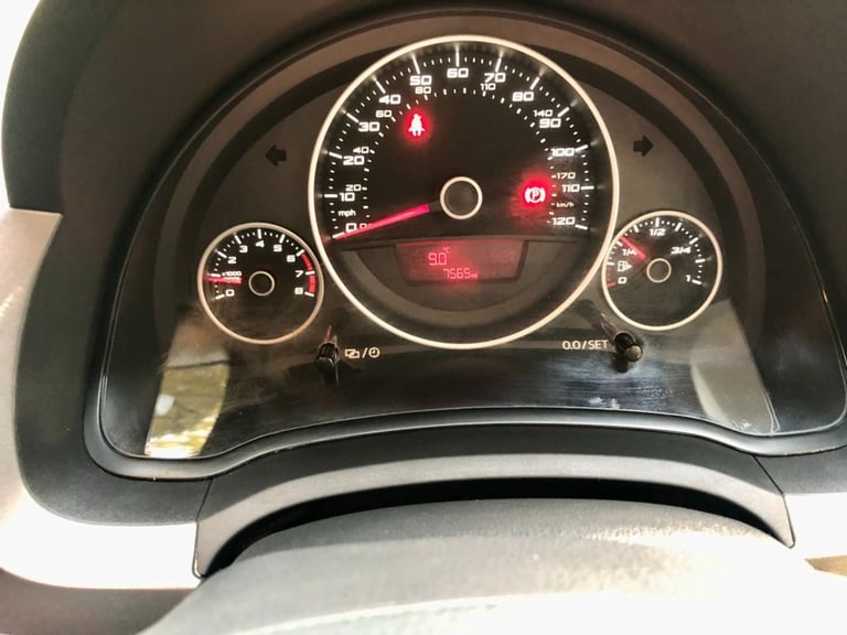 2015 SEAT Mii 1.0 12v I TECH Hatchback 3dr Petrol Manual Euro 5 (60 ps)-ONLY 7,400 MILES- Hatchba...