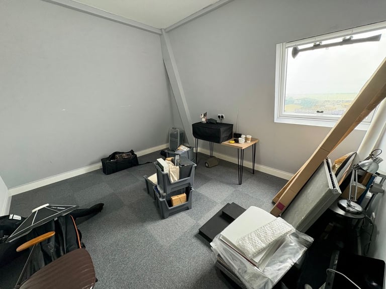 Office/Workshop available for rent available mid to late November