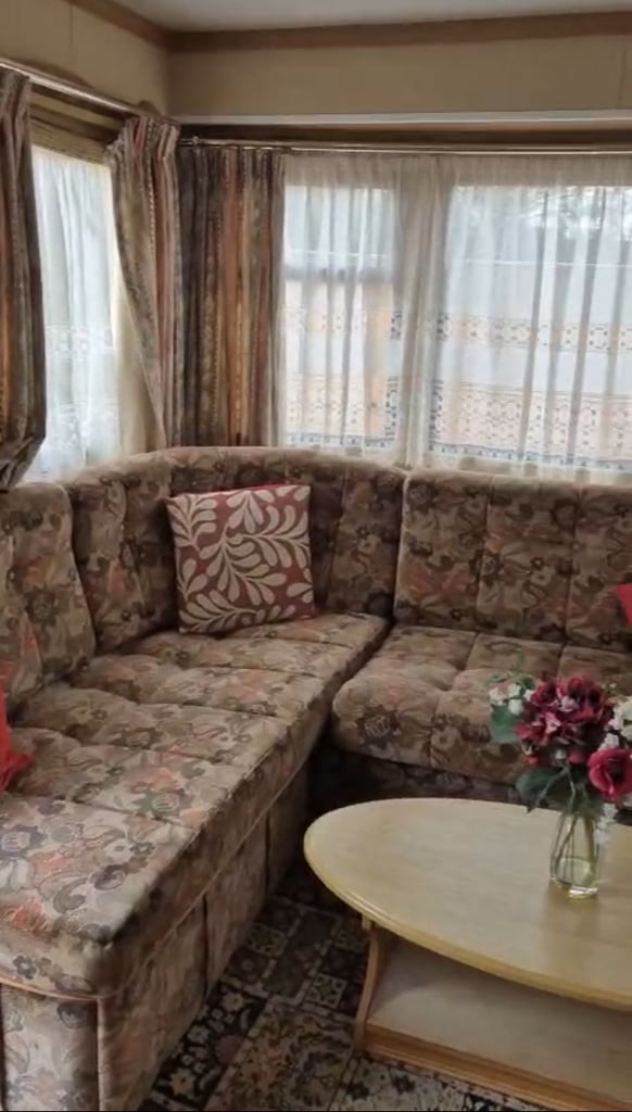 For Rent: Spacious Two-Bedroom Static Caravan in Cottenham, Cambridge