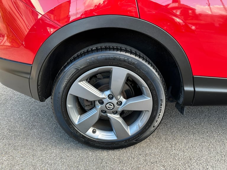 2016 Nissan Qashqai 1.5 dCi N-Tec+ 5dr HATCHBACK Diesel Manual
