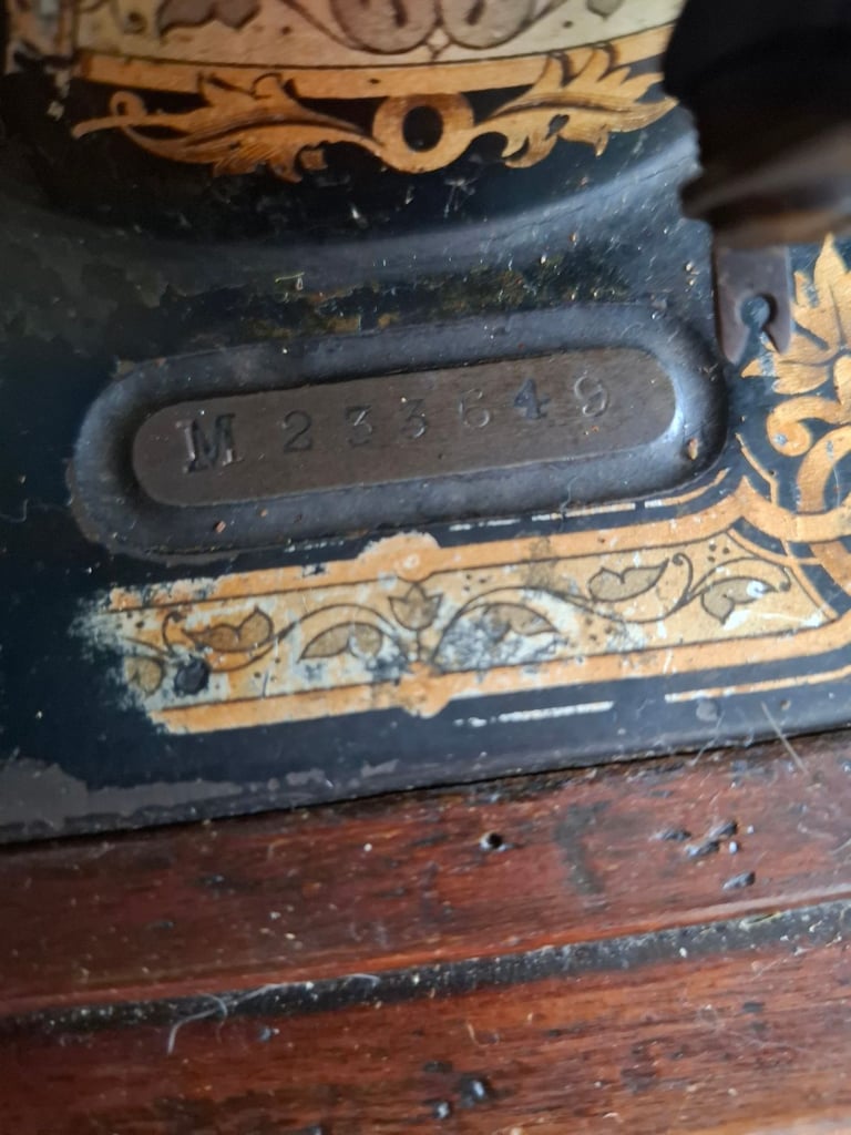 Antique Singer Sewing Machine 