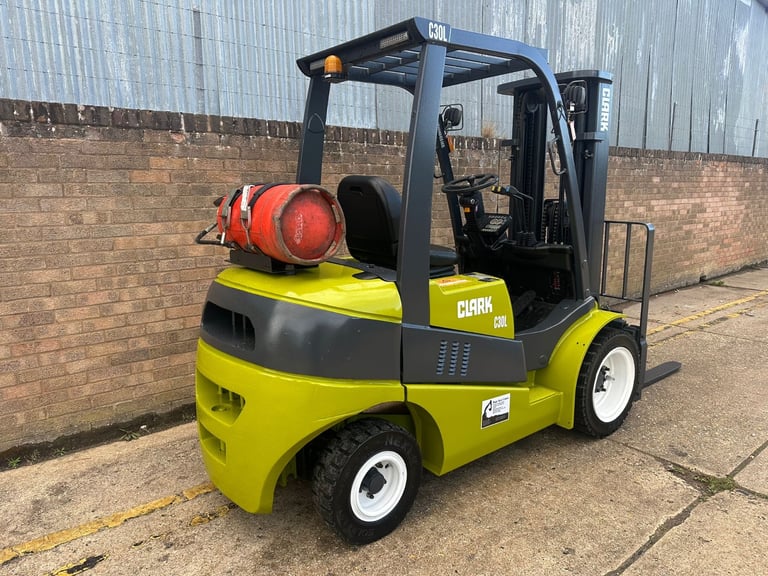2015 Clark 3ton gas forklift