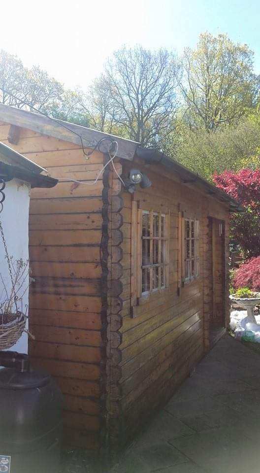 Professional Painter & Decorator – Over 25 Years’ Experience