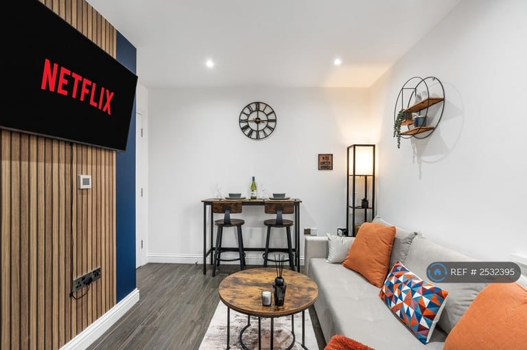 1 bedroom flat in Windsor Court, Brighton, BN1 (1 bed) (#2532395)