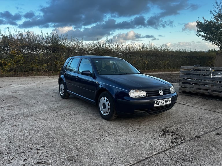 Volkswagen Golf with cruise control, ULEZ compliant, long MOT, great service history! - Image 2