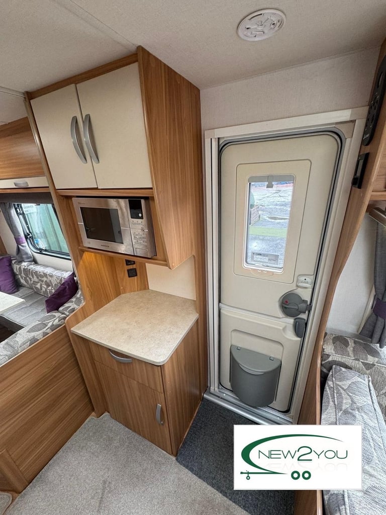 2014 Lunar Quasar 564 4 Berth Caravan + Motor Mover - STOCK NO E229