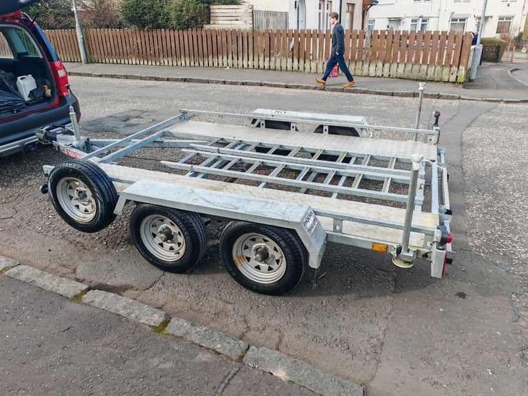Phoenix Smart Trailer Car Transporter Twin Braked Axle with 2 Meter Ladder Ramps 2000 kgs Gross