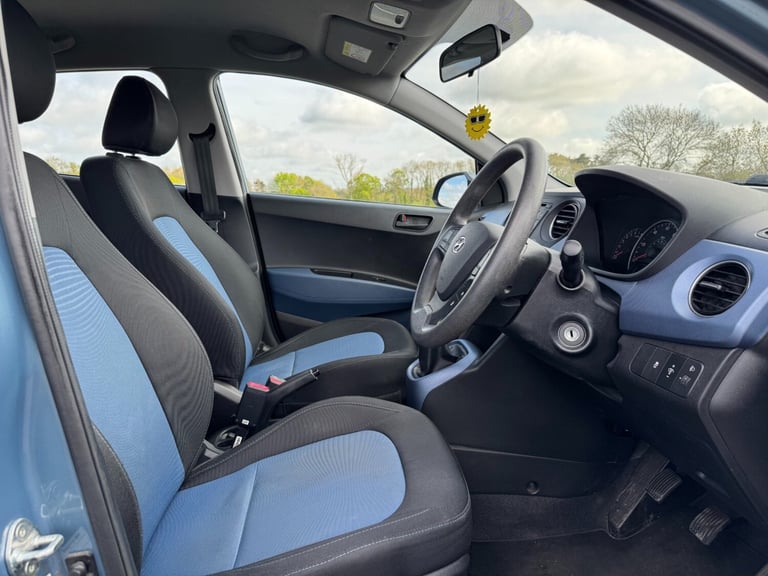 LOW MILEAGE + 2 KEYS