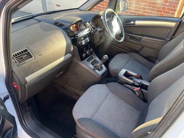 VAUXHALL ZAFIRA 7 SEATS NEW MOT CHEAP TAX 