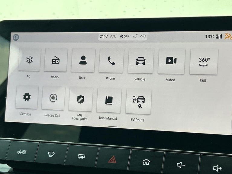 2025 MG MG4 64kWh Trophy Long Range Hatchback 5dr Electric Auto (203 ps) Hatchback ELECTRIC Autom...