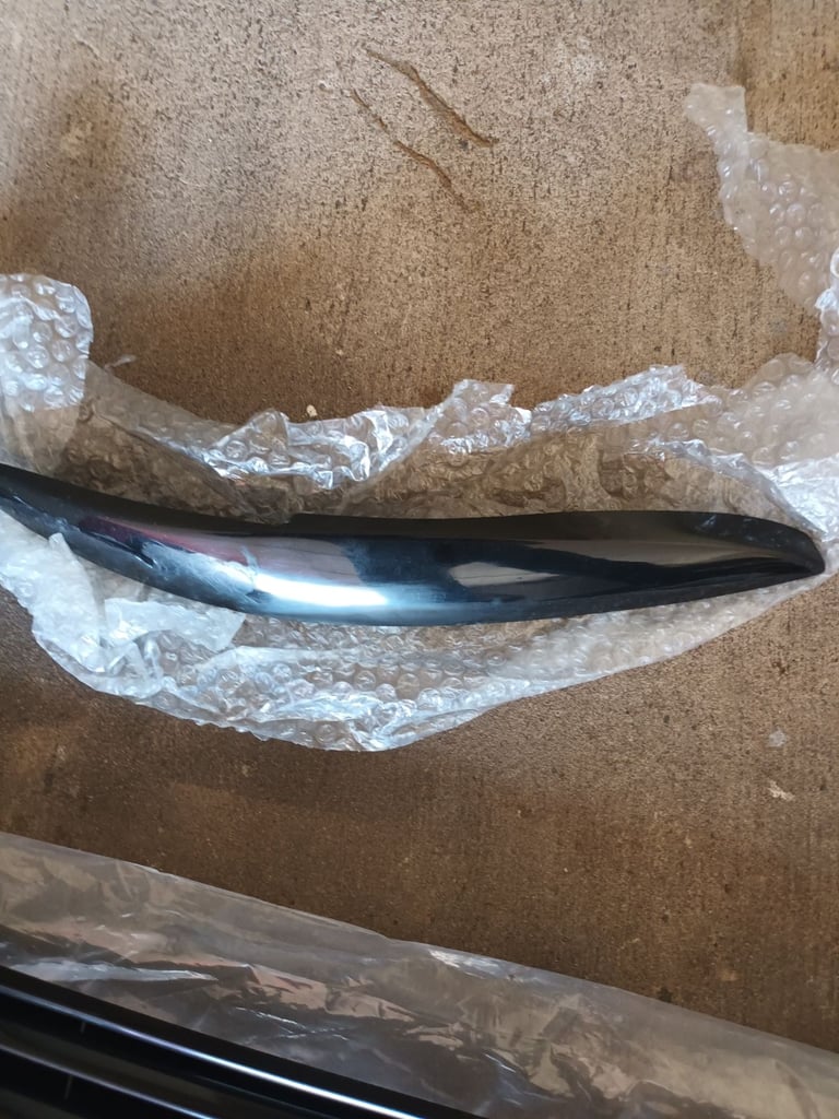 Vauxhall zafira a grill and eye brows