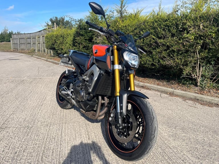 2015 15 YAMAHA MT-09 NAKED MT09 900 TRIPLE 12k MILES MT 09 900