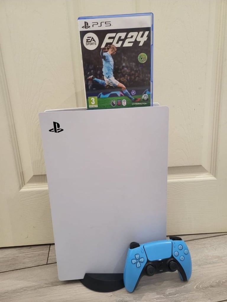 PLAYSTATION PS5 DISC PLUS 1 GAME (DELIVER LOCALLY)