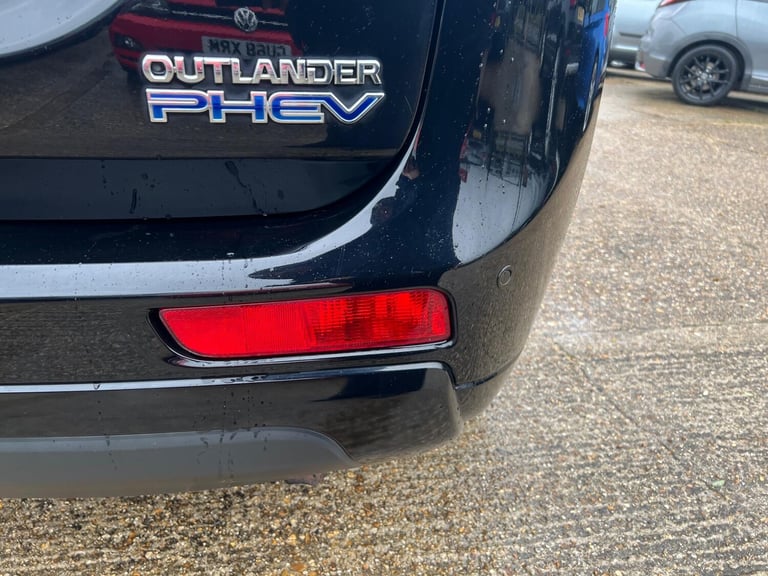  Mitsubishi Outlander 2.0h 12kWh GX3h CVT 4WD Euro 5 (s/s) 5dr Petrol/Electric Hybrid Automatic
