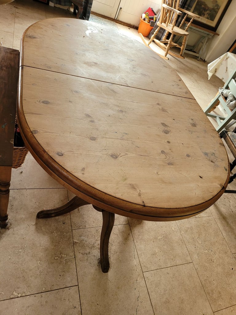 image for Large pine extending table. 