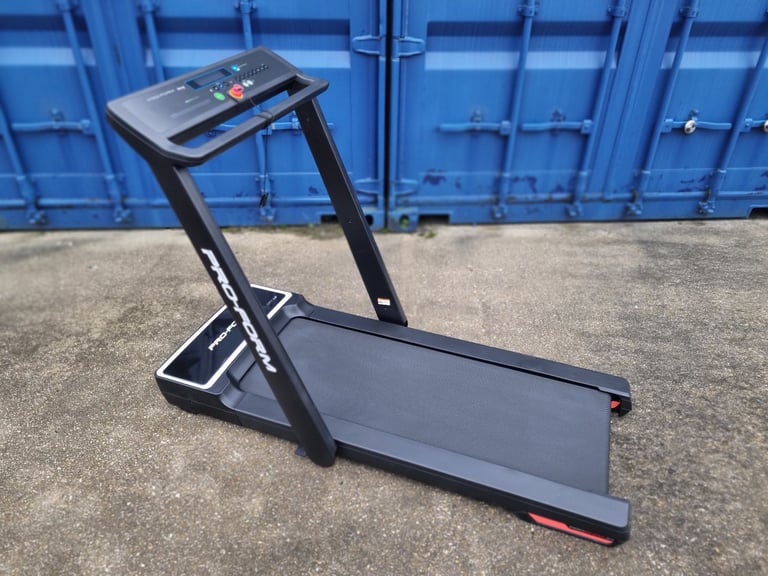 ProForm City L6 Folding Treadmill RRP £999 - SERVICED - FREE DELIVERY POSS