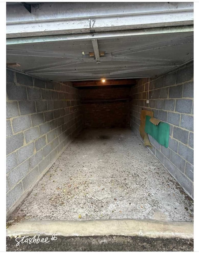Garage to rent in Guildford (GU1) | Stashbee