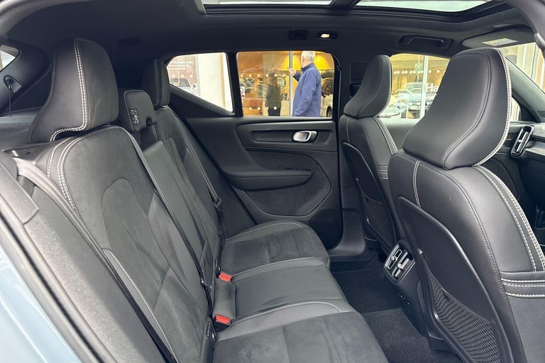 2022 Volvo XC40 2.0 B4 MHEV Ultimate SUV 5dr Petrol Hybrid DCT Auto Euro 6 (s/s) (197 ps) ESTATE ...