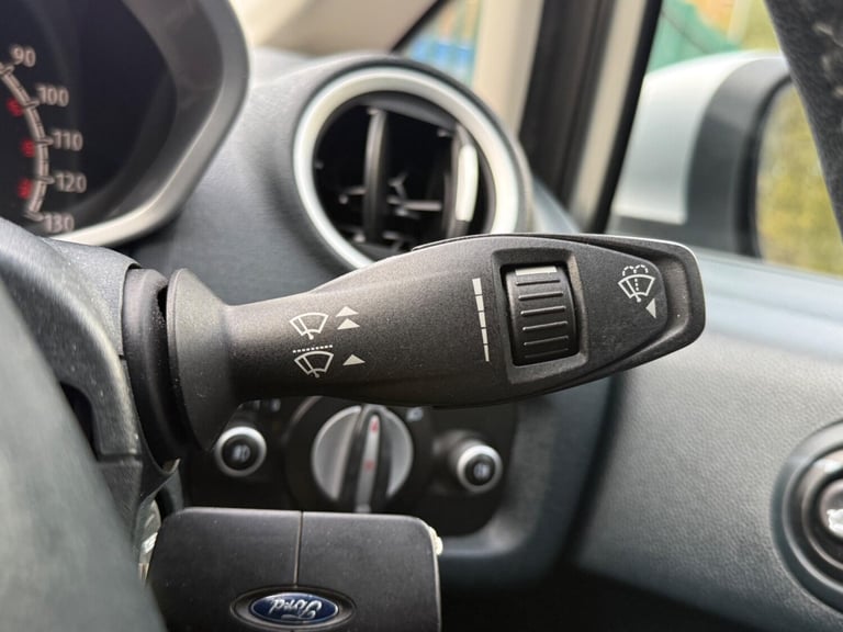 2012 Ford Fiesta 1.25 Zetec 5dr HATCHBACK Petrol Manual