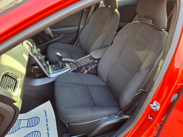 2015 15 Volvo V40 1.6 D2 ES 5 Door Manual. 20GBP RFL. Only 59000 Miles with FSH!