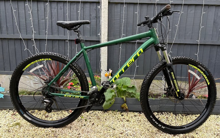 image for Men’s Carrera vengeance 27.5 mountain bike still £325 in Halfords 