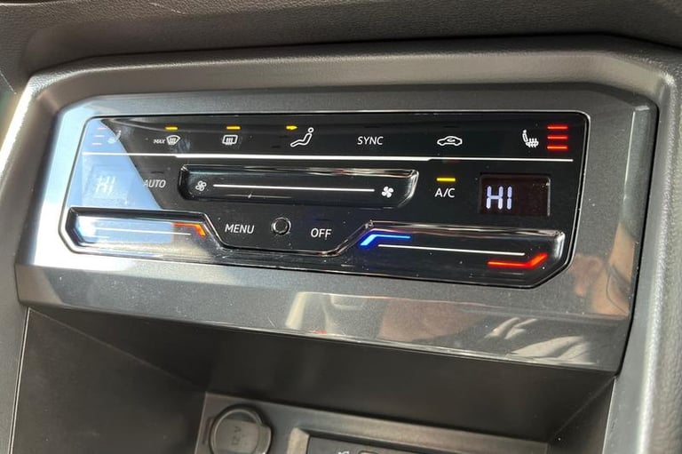 2021 Volkswagen Tiguan 2.0 TDI R-Line 5dr DSG ** Touch Screen Navigation - USB / Bluetooth Connec...