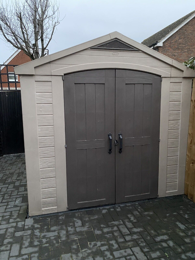 KETER FACTOR 8ft x 11ft Plastic Garden / Patio Storage Shed w/ a Solid