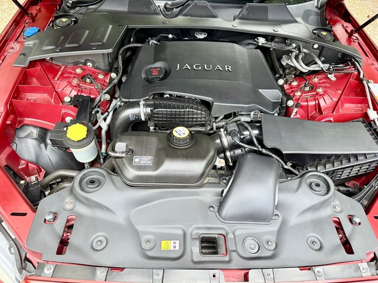 2010 Jaguar XJ 3.0d V6 Premium Luxury 4dr Auto SALOON DIESEL Automatic