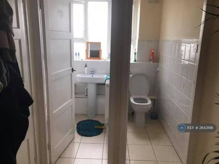 2 bedroom flat in London, London, SE17 (2 bed) (#2643198)